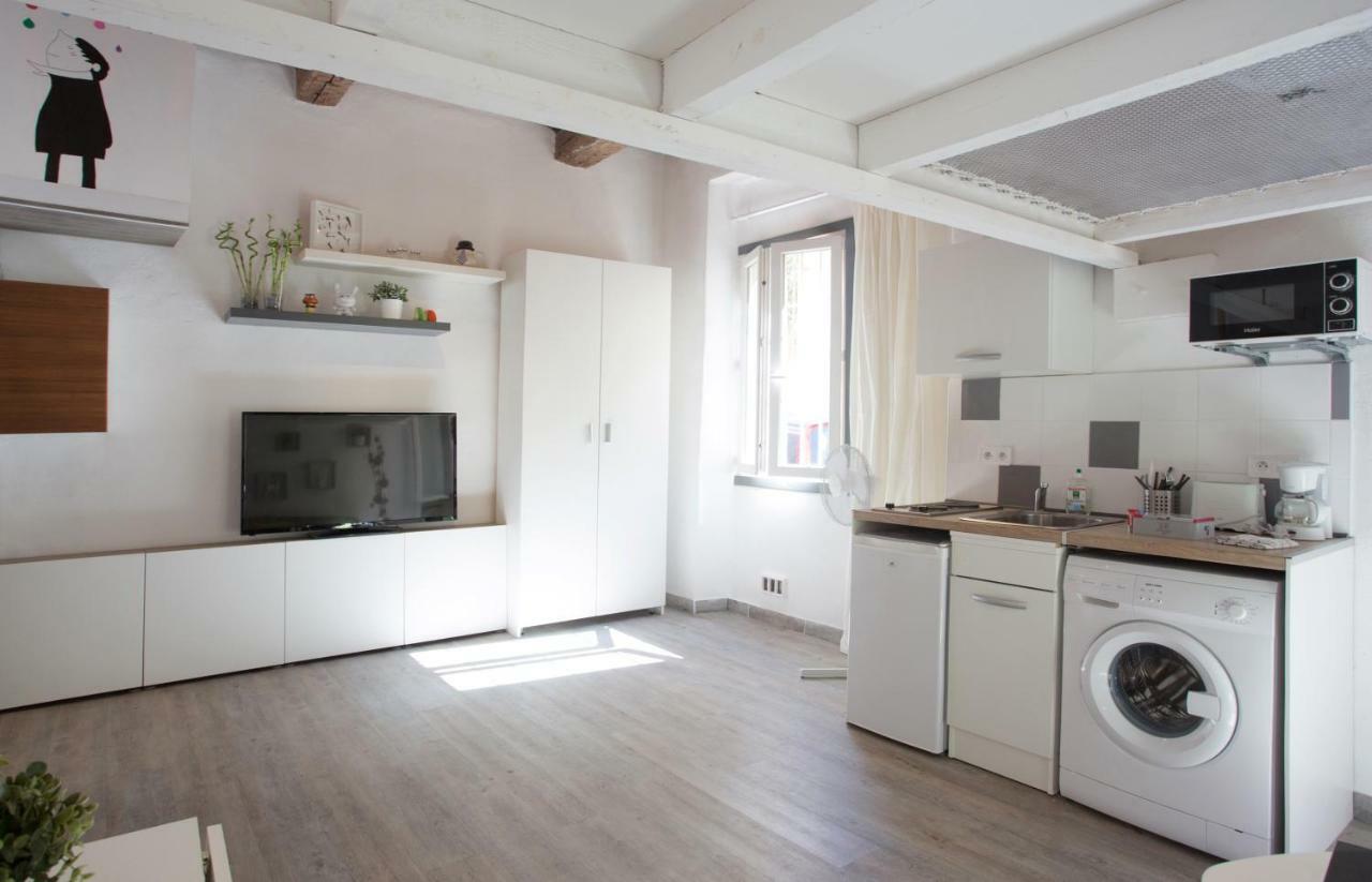 Gregbnb - Filet Suspendu ! - Parking Inclus - Climatise - Wifi -15Min Gare Toulon Eksteriør billede